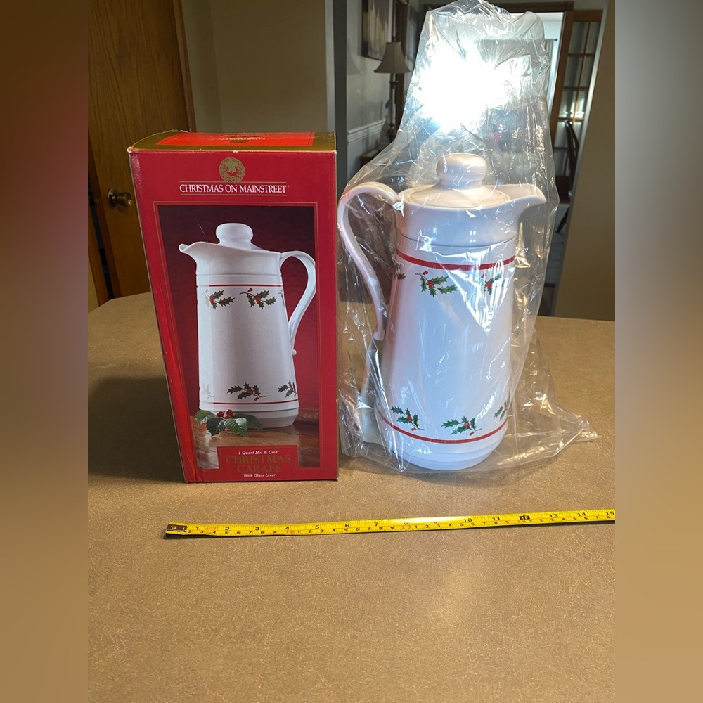 1 Quart Hot And Cold Christmas Carafe With Glass Liner For Coffee & Tea with box